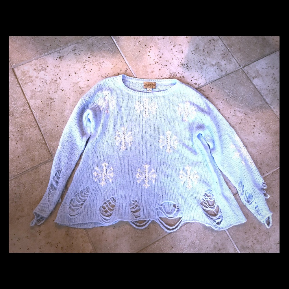 Wildfox 🦊 Snowflake ❄️ Distressed Sweater